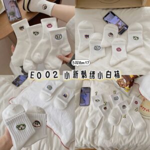 E002 小新刺绣小白袜（5双）